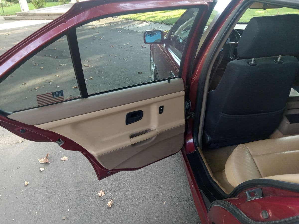 1995 BMW 325i 3 Series photo 3