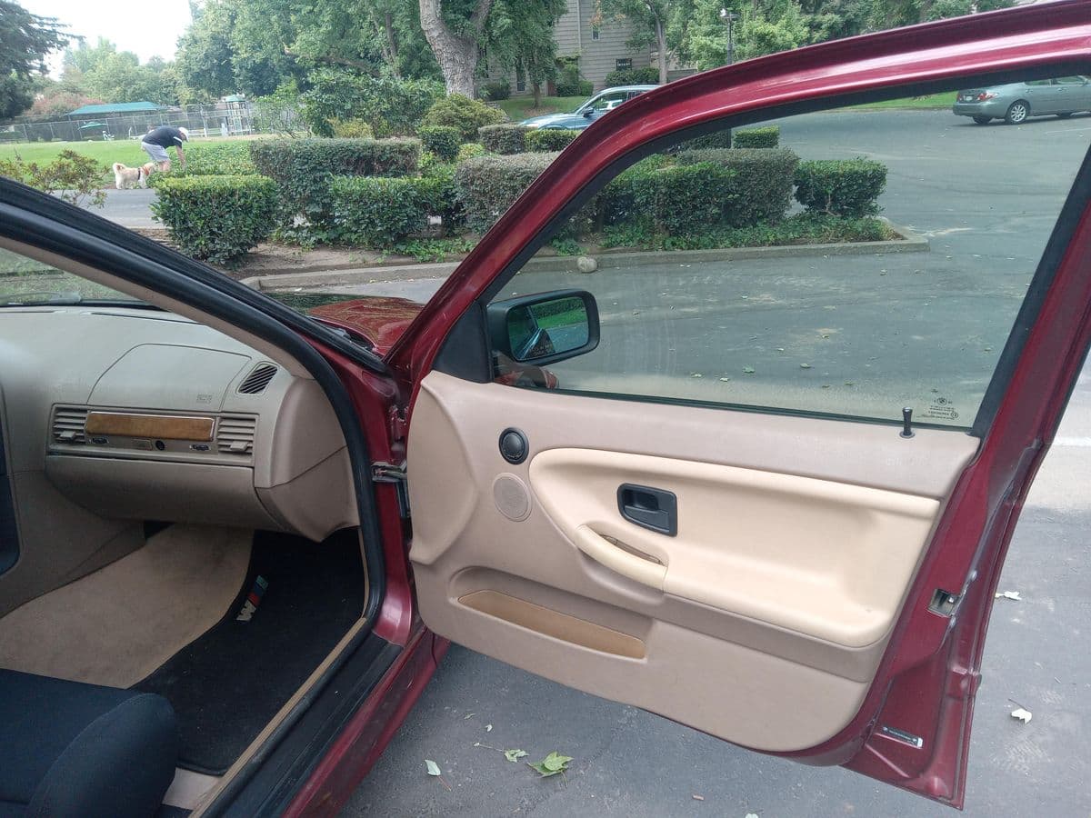 1995 BMW 325i 3 Series photo 4