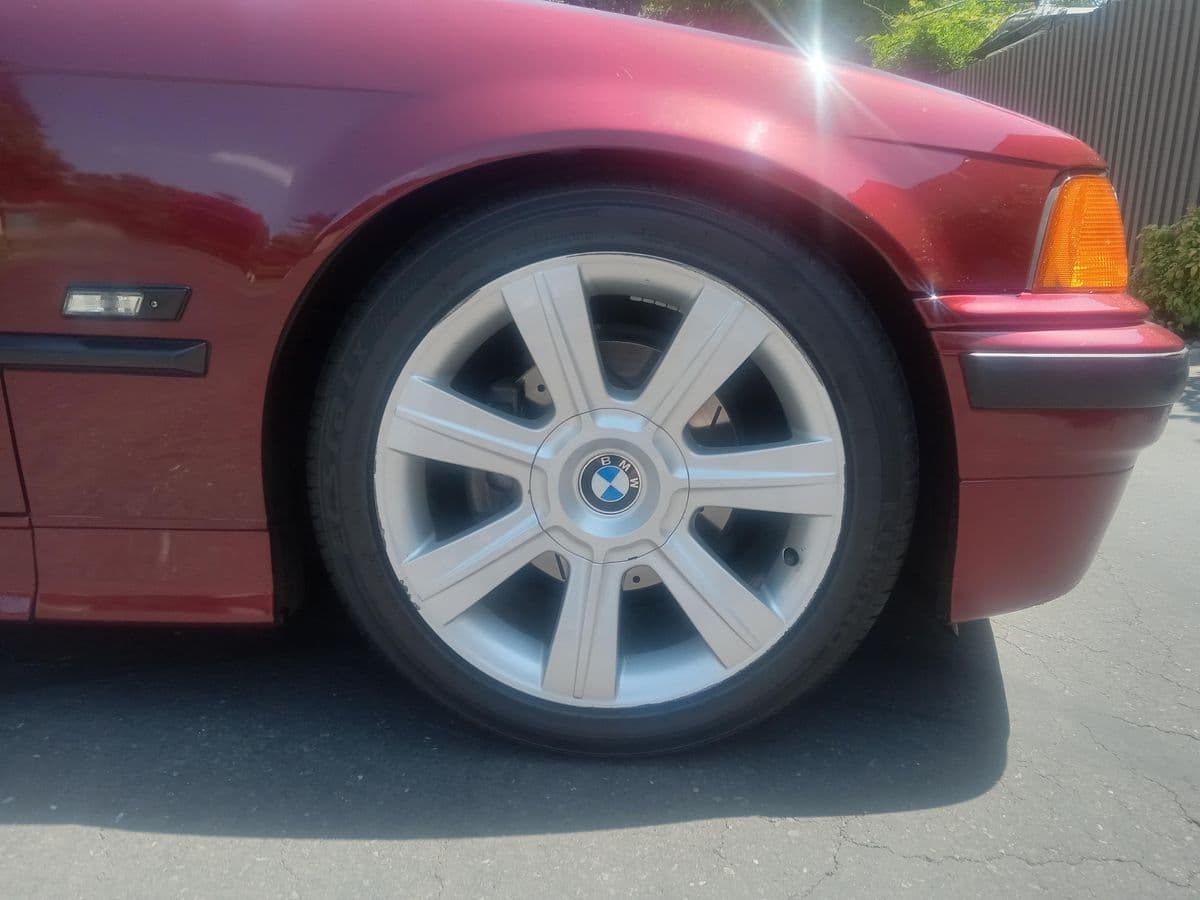 1995 BMW 325i 3 Series photo 13