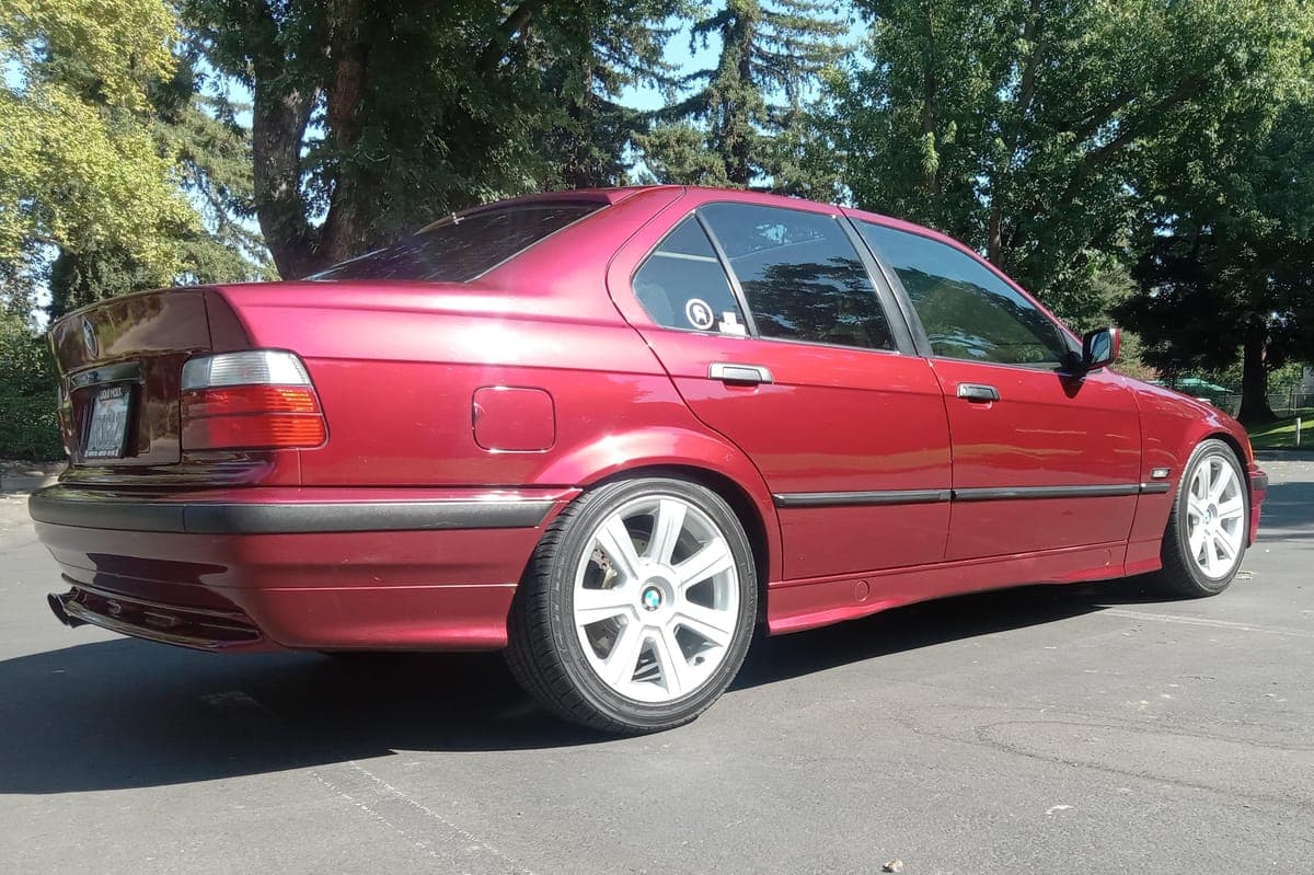 1995 BMW 325i 3 Series photo 17