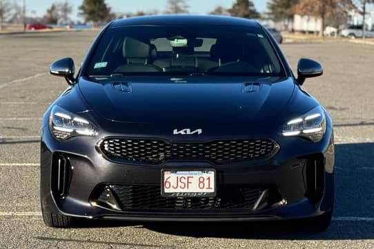 2022 Kia Stinger GT-line photo 2