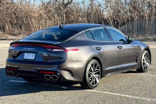 2022 Kia Stinger GT-line photo 3